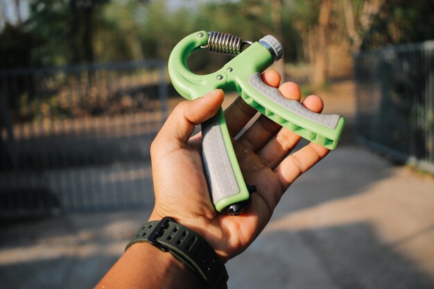 HAND GRIPPER.